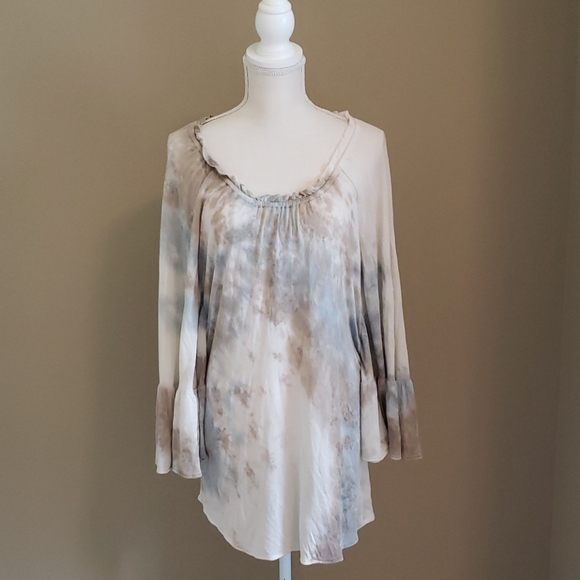 Soft tie-dyed top - Picture 2 of 8